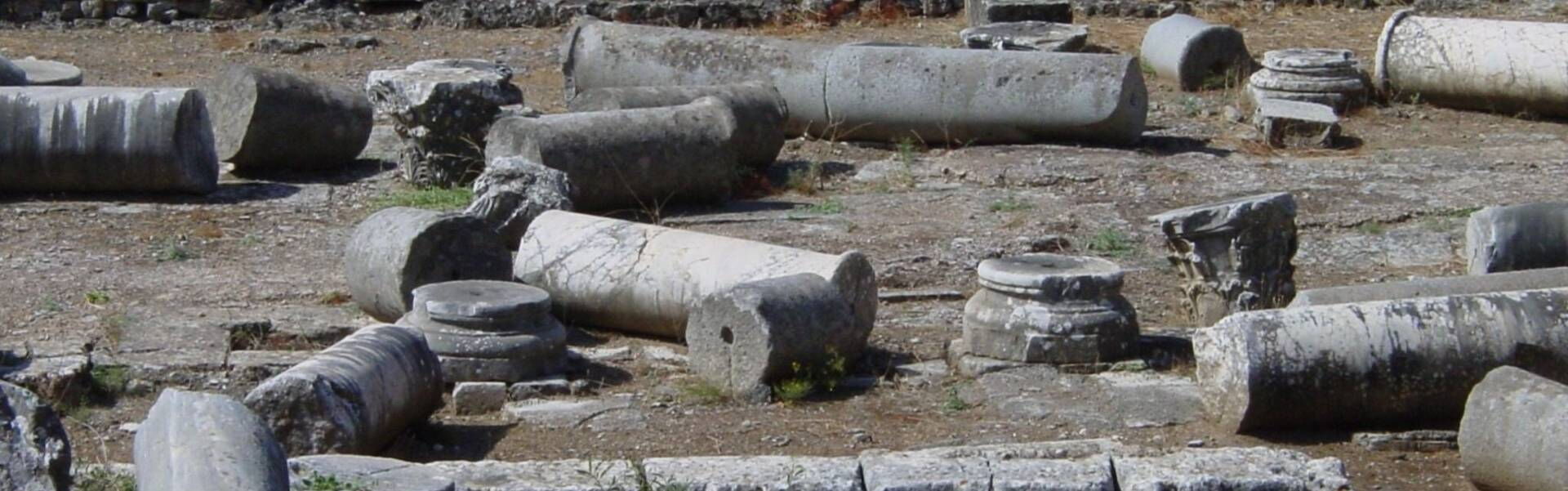 Saeulen-Ausgrabungsstaette-Gortis-Kreta