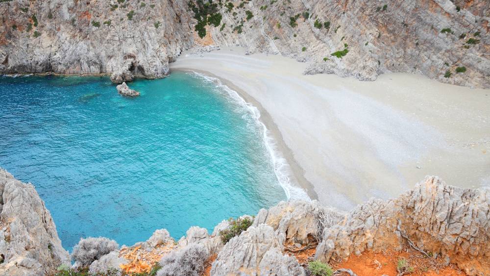 Stony-beach-at-the-end-of-Agiofarango-Gorge