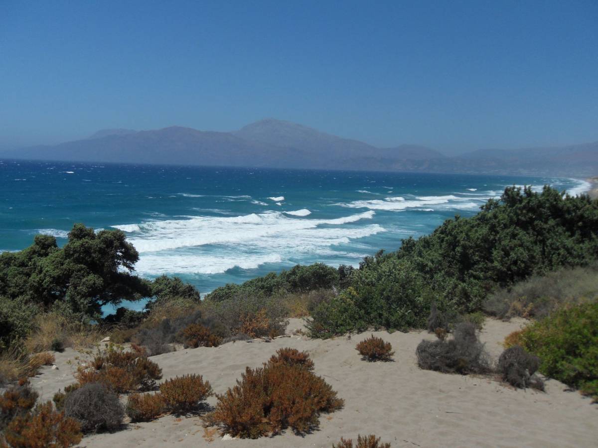 Nude-Beach-South-Crete-Komos-Ida-Mountains