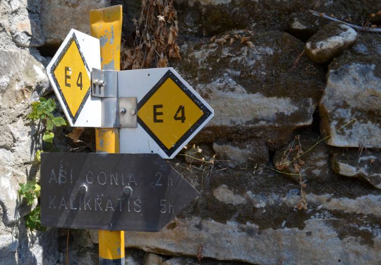 E4-Wanderweg-Schilder-Kalikratis